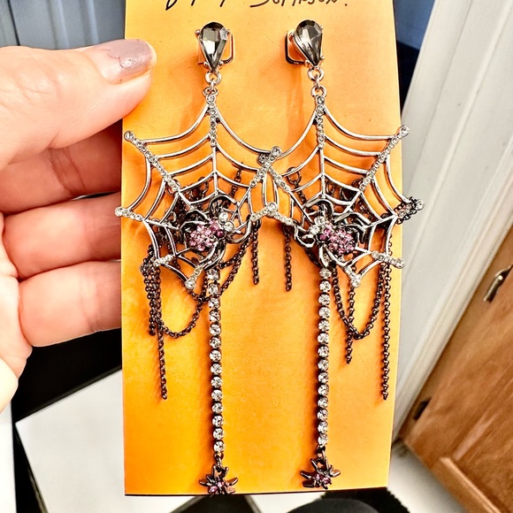 Betsey Johnson spider set. NWT. Comes with a free designer gift nwt - Picture 10 of 10